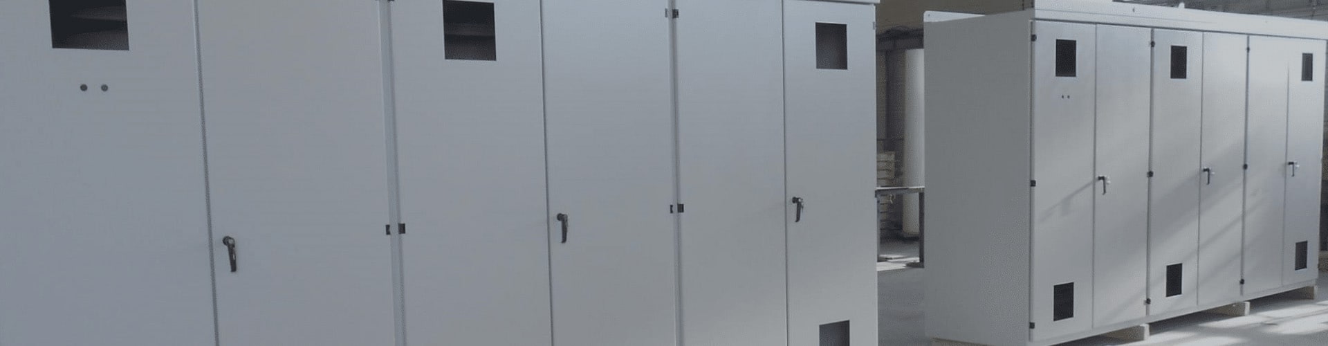 Armoire métallique sur mesure pour l'industrie