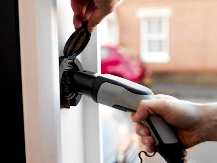 Vue d'une borne de recharge pour véhicules électriques