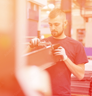 Contrôle dimensionnel d'une pièce de tôlerie dans notre atelier